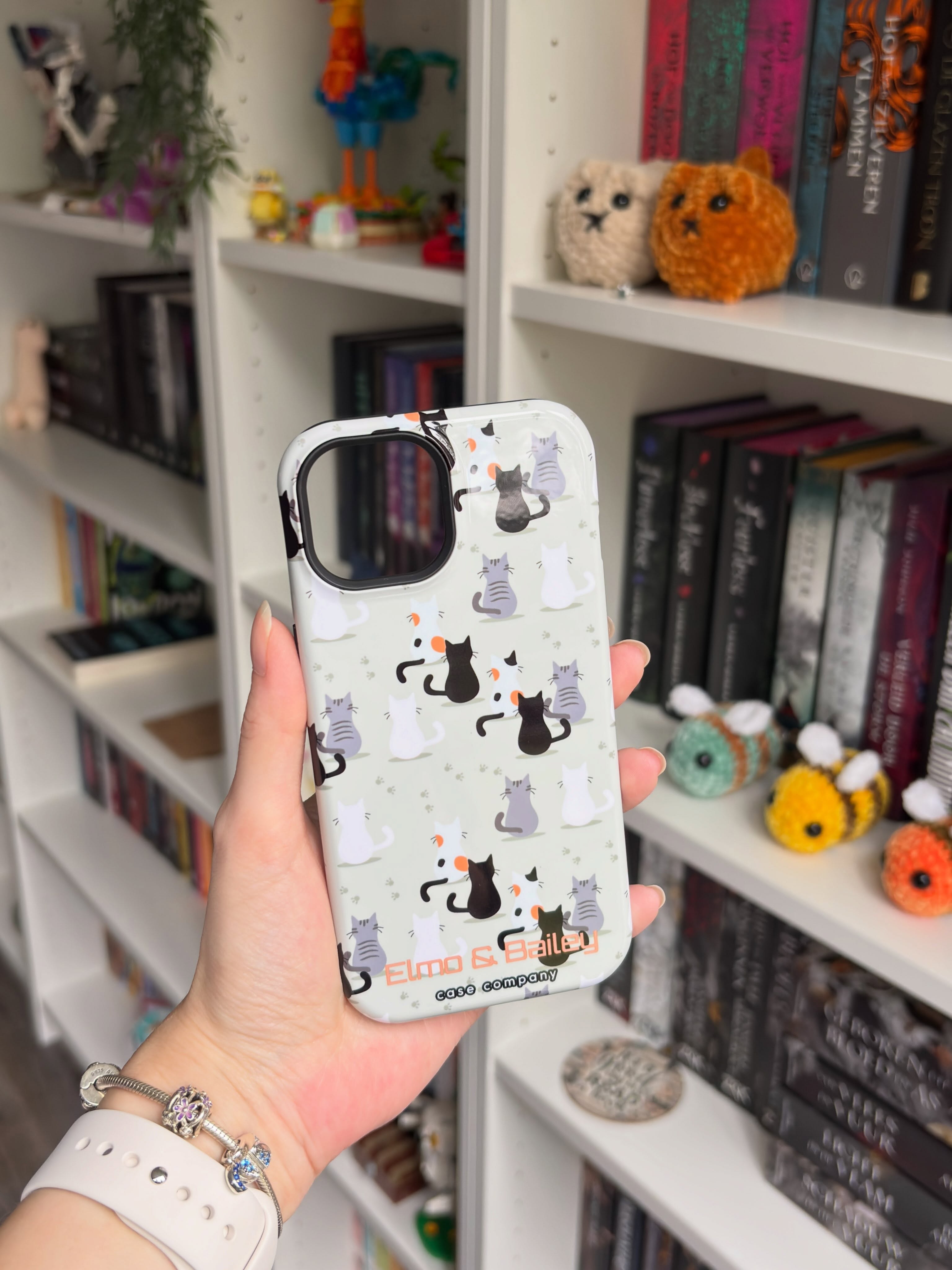 @lovebooks_andmycats
