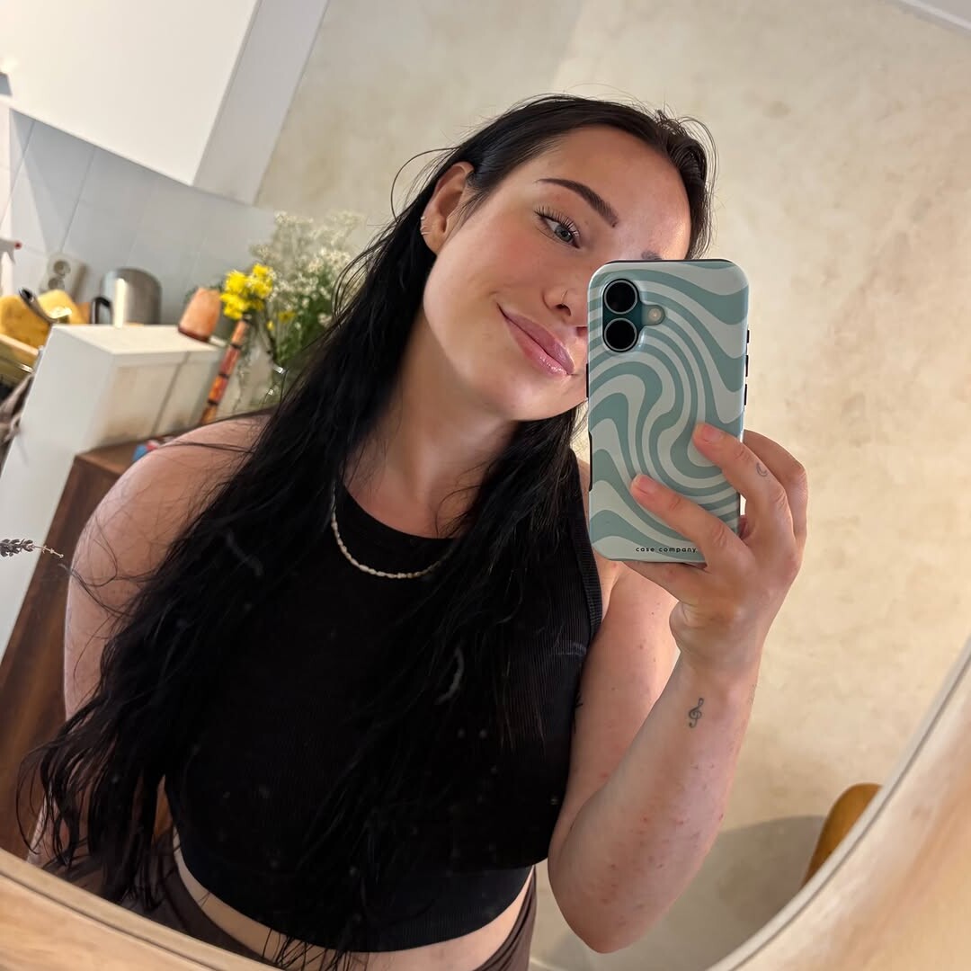 @isabellapilouyoga