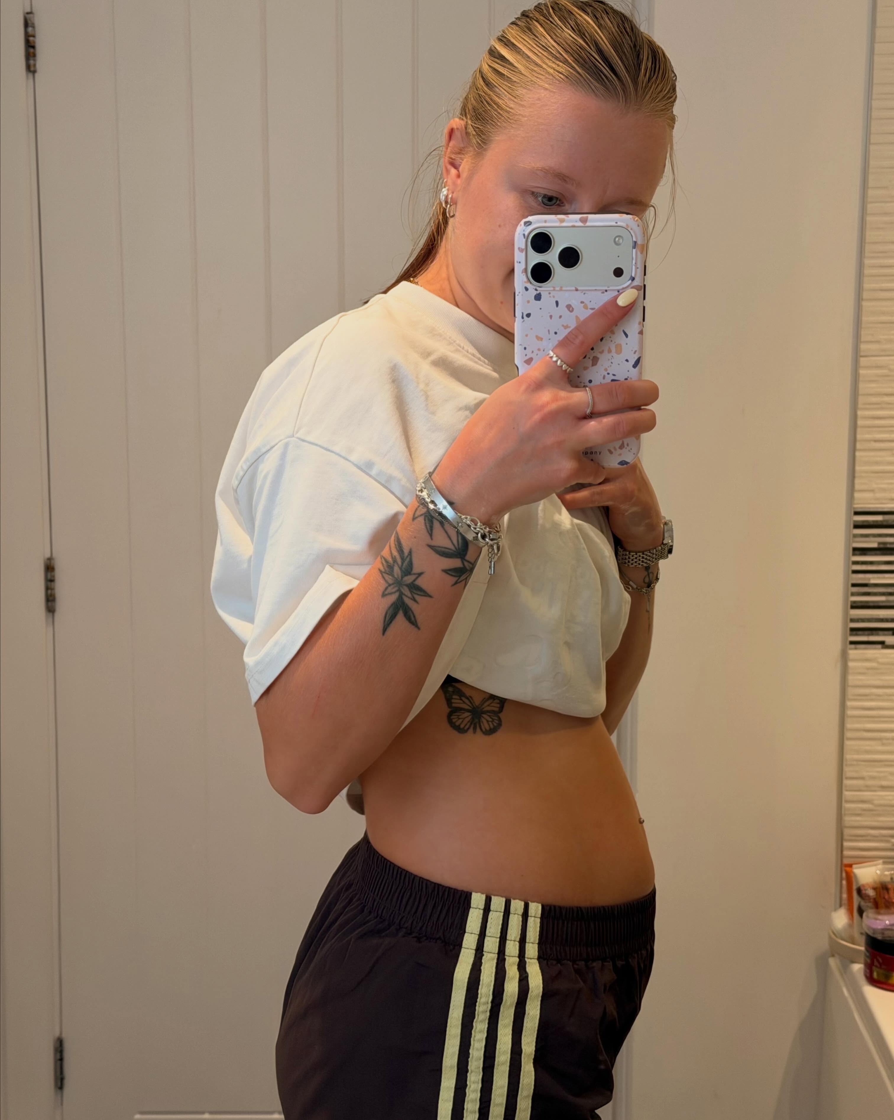 @nevewright_